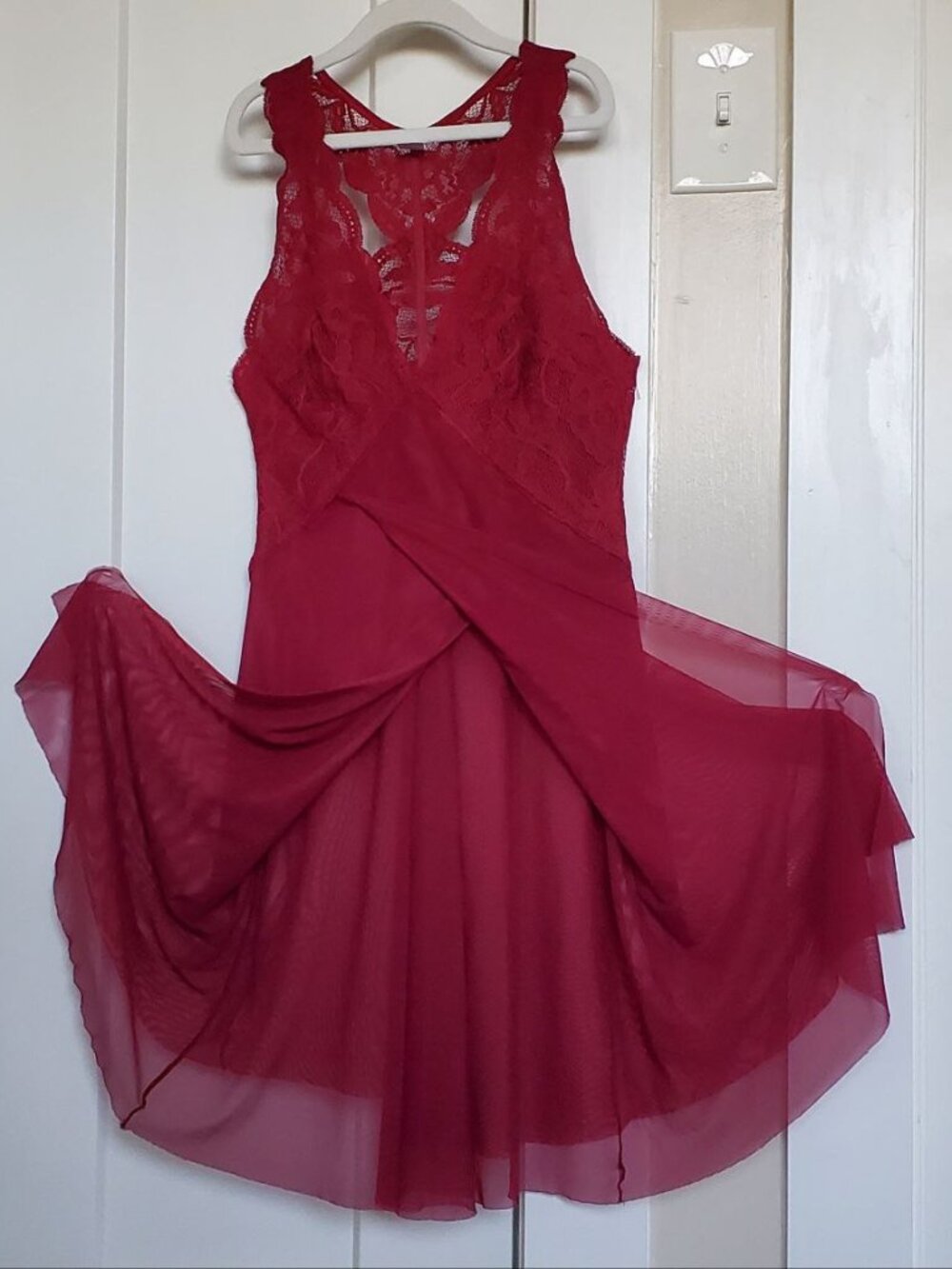 Clo Intimo Burgundy French Lace Chemise Nightgown M